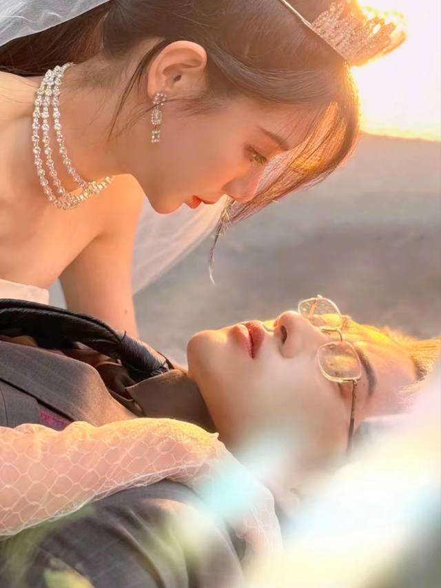 闪婚老公竟是逃婚对象封面