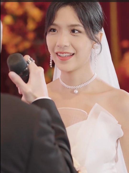 顾总夫人独自美丽封面