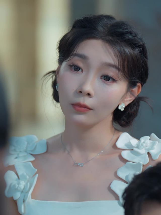 巨星前妻:战神马甲藏不住了封面
