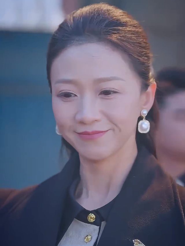 金玉蒙尘封面