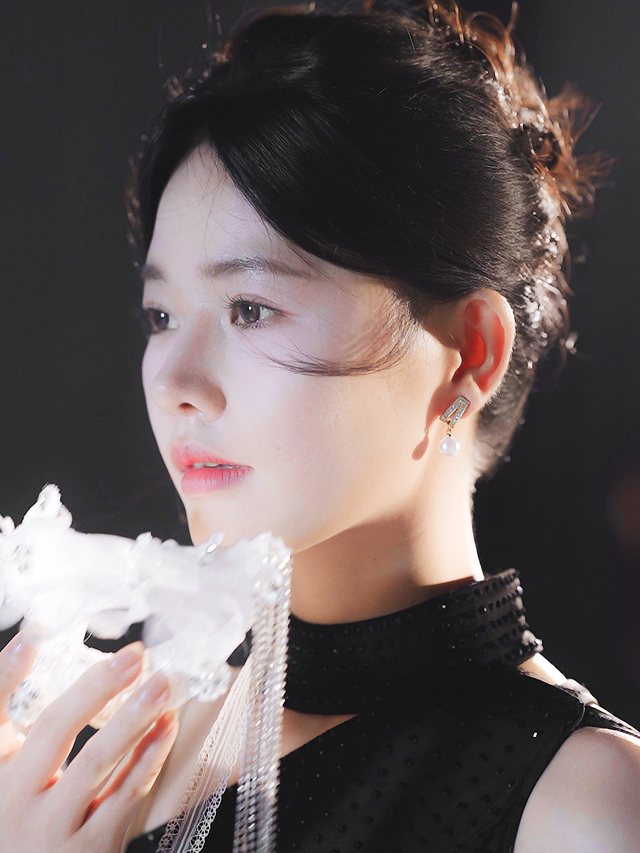 逃婚现场捡个老婆封面