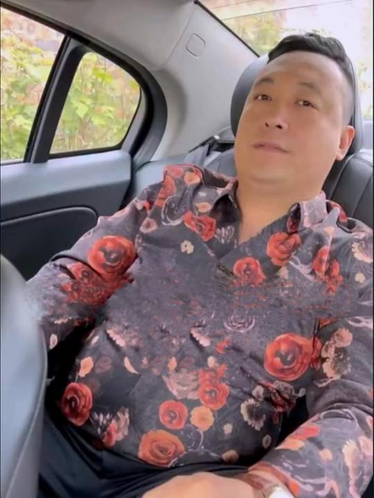 老板回乡重新打造朋友圈封面