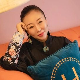 王炸一家人第三季封面