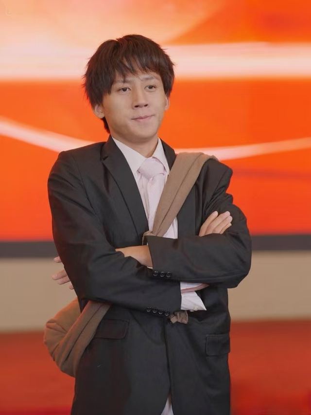 龙起天骧封面