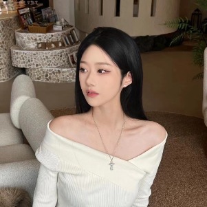 灿烂的她封面