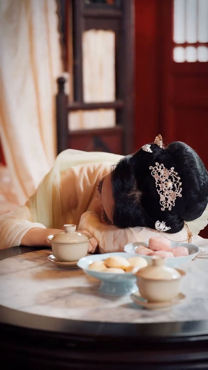 王爷的小医妻封面