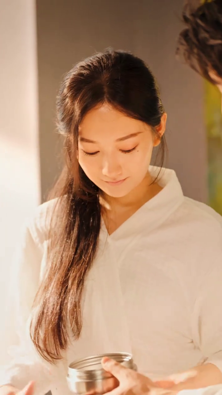 白月光塌房后,真命天子找上门啦封面
