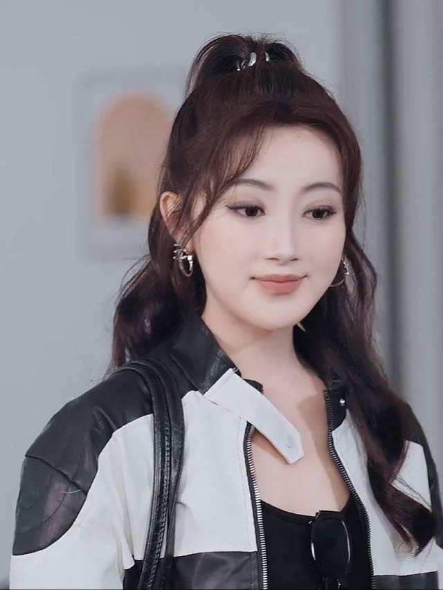 皮下假象封面
