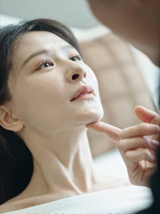 封总,太太的离婚生效了吗封面